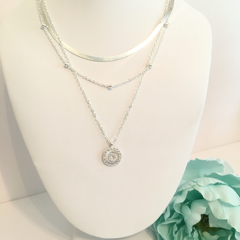 Boho Multilayer Medallion Chain Necklace - Picture 8 of 9